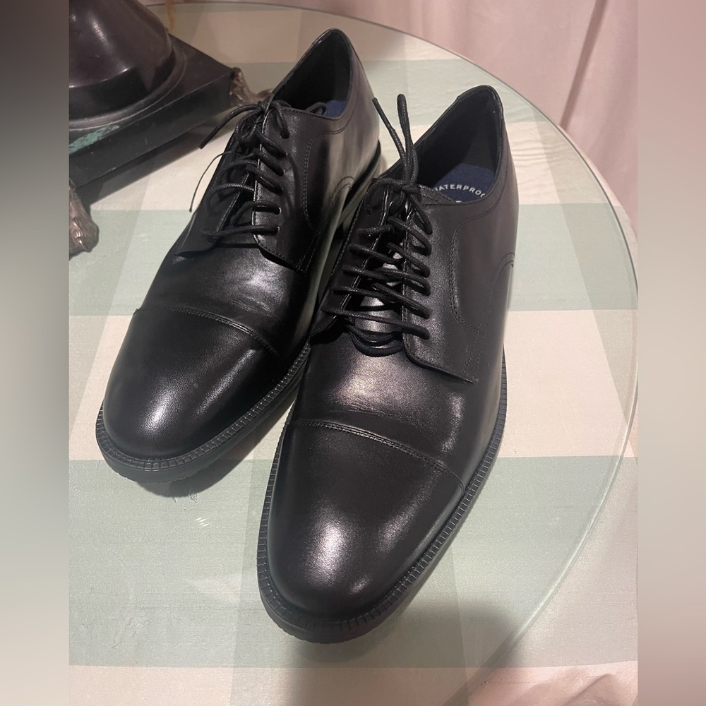 New!! Cole Haan Dress Shoes- Mens Size 8